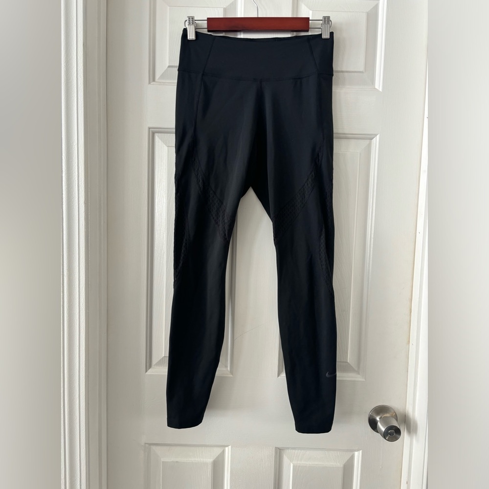 NWOT (I don’t think these have been worn) medium Nike Dri fit leggings